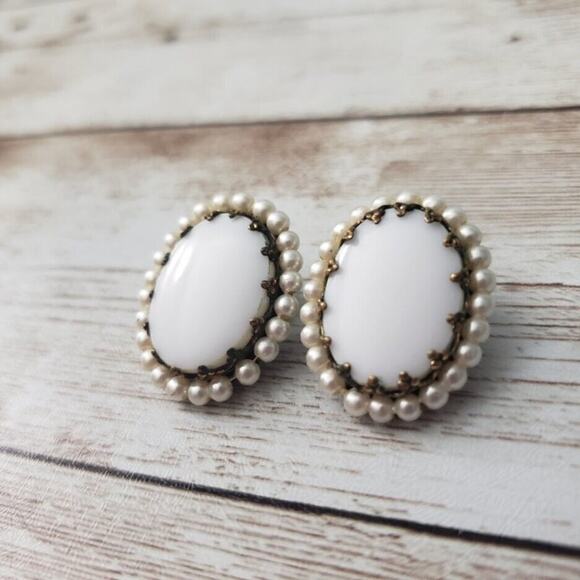Vintage Clip On Earrings - White Oval with Faux Pearl Halo - Picture 2 of 4